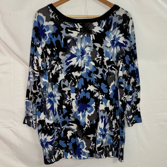 Lane Bryant Blue, White, Black & Gray Floral Print Cardigan Sweater Size 18/20 - Picture 4 of 16